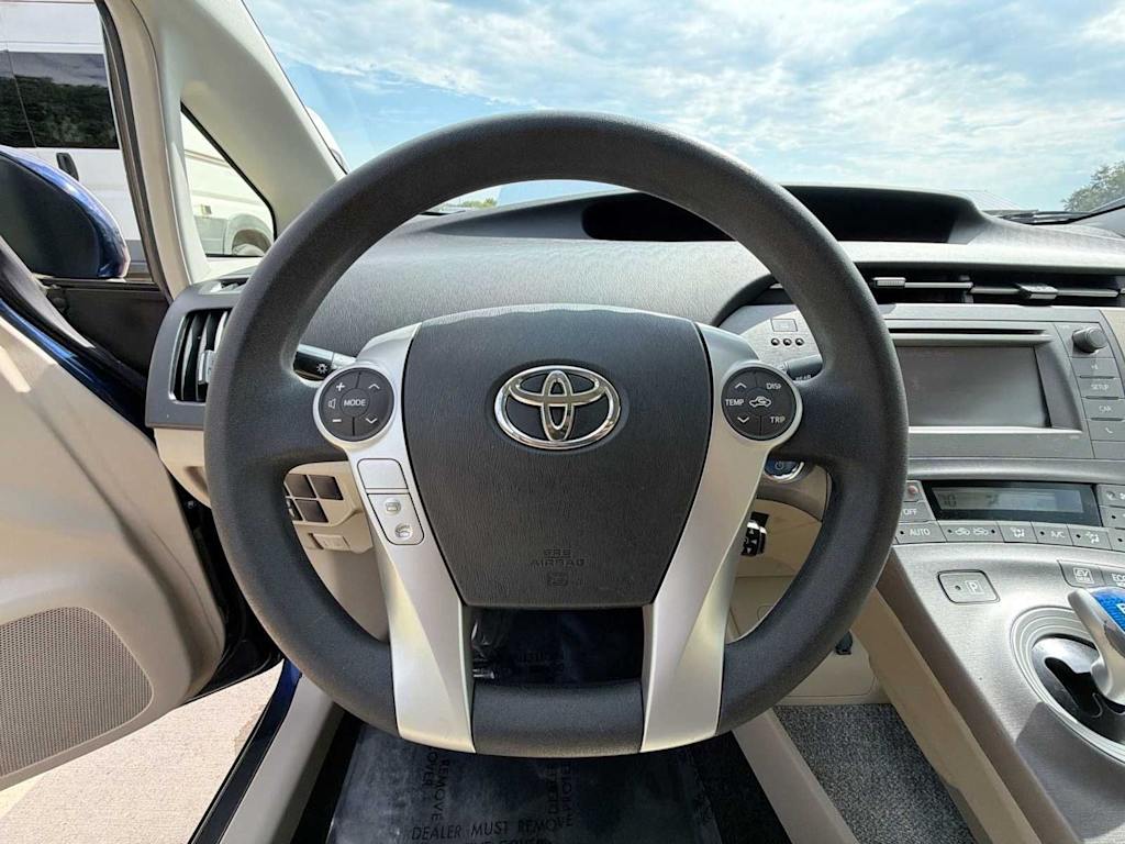 Thumbnail: 2012 Toyota Prius - 9