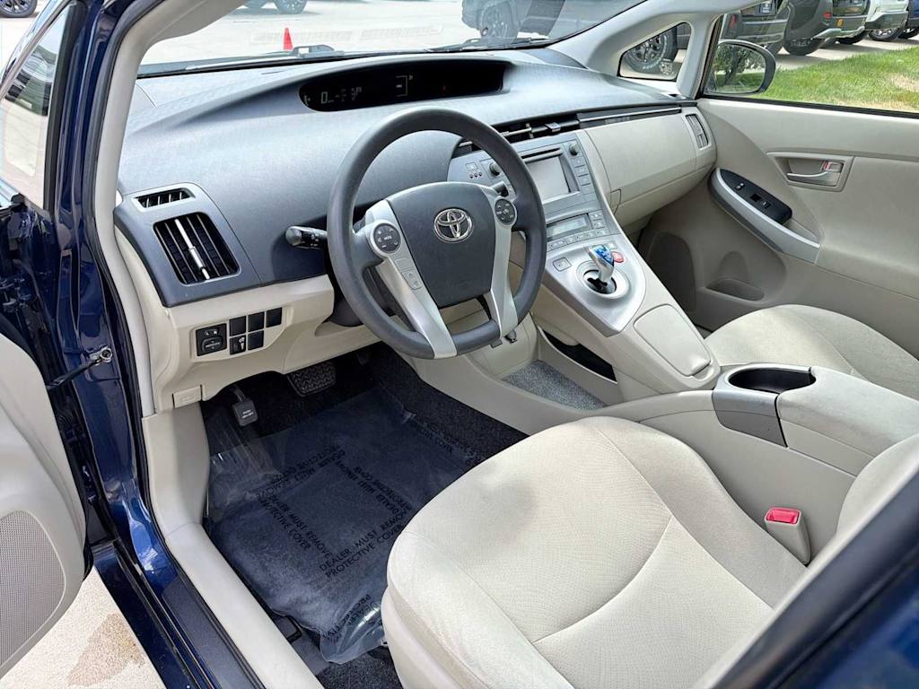 Thumbnail: 2012 Toyota Prius - 10