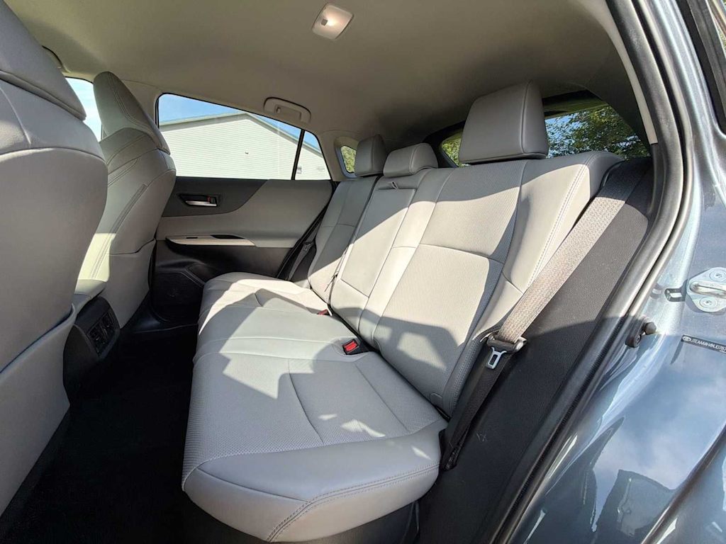 Thumbnail: 2021 Toyota Venza - 22