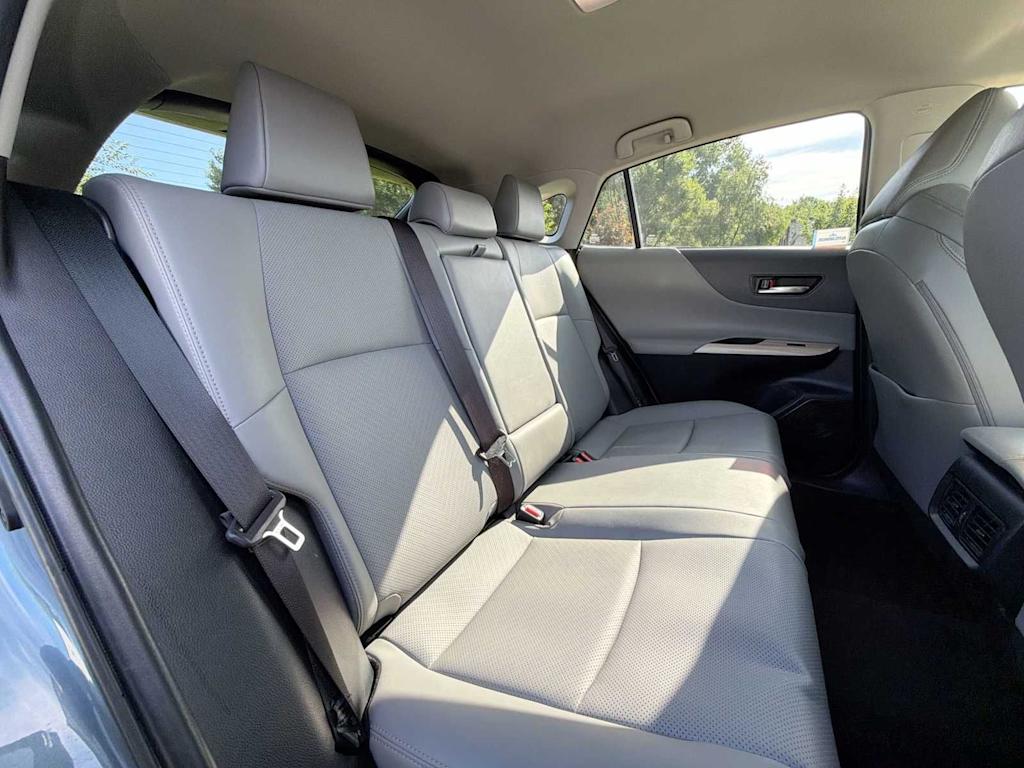 Thumbnail: 2021 Toyota Venza - 23