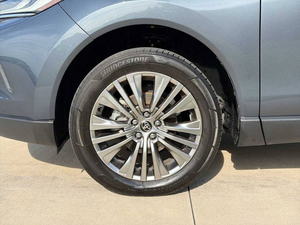 Thumbnail: 2021 Toyota Venza - 7