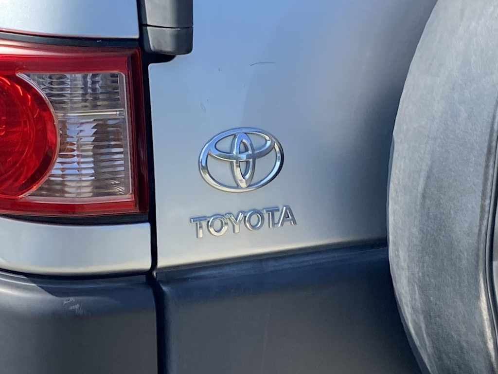 Thumbnail: 2007 Toyota FJ Cruiser - 24