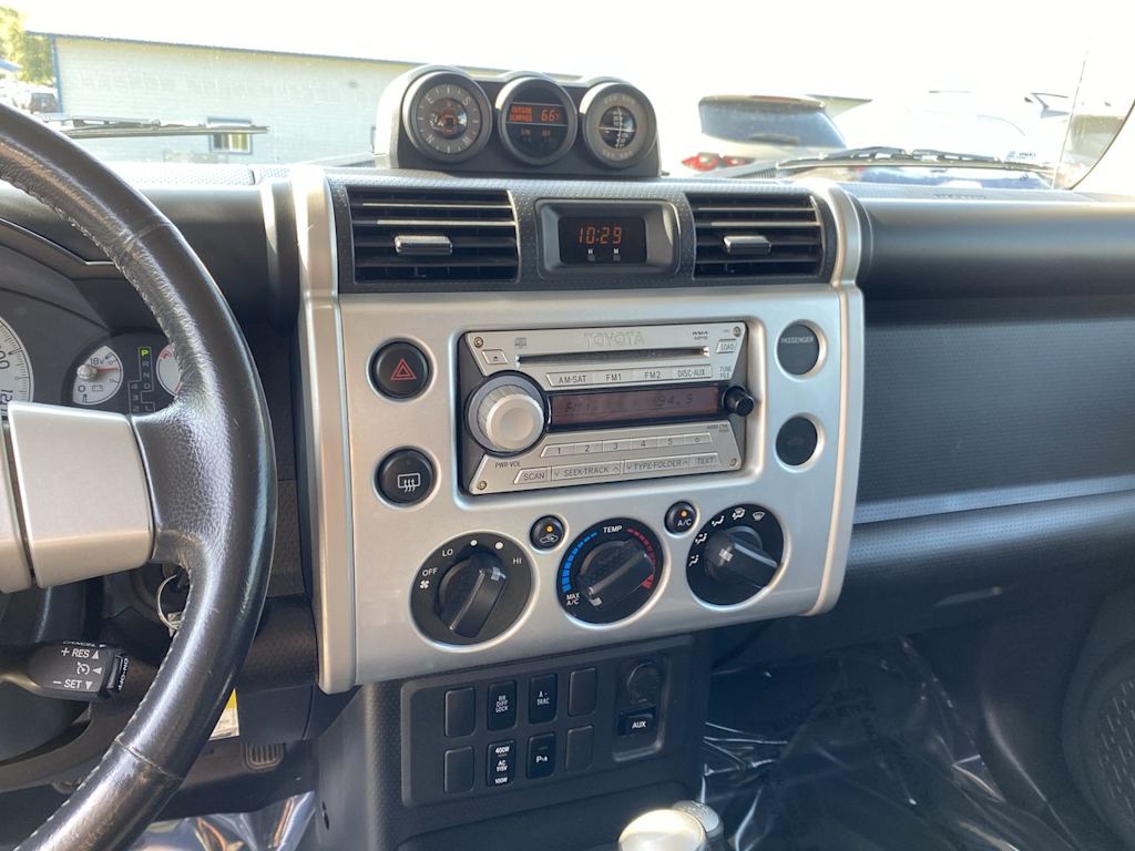 Thumbnail: 2007 Toyota FJ Cruiser - 15