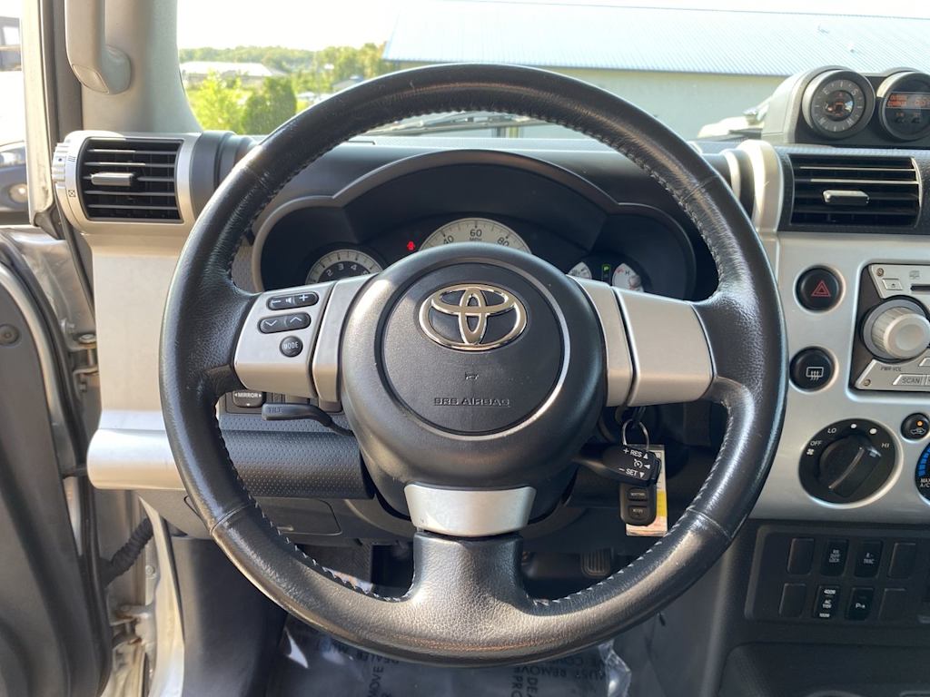 Thumbnail: 2007 Toyota FJ Cruiser - 14