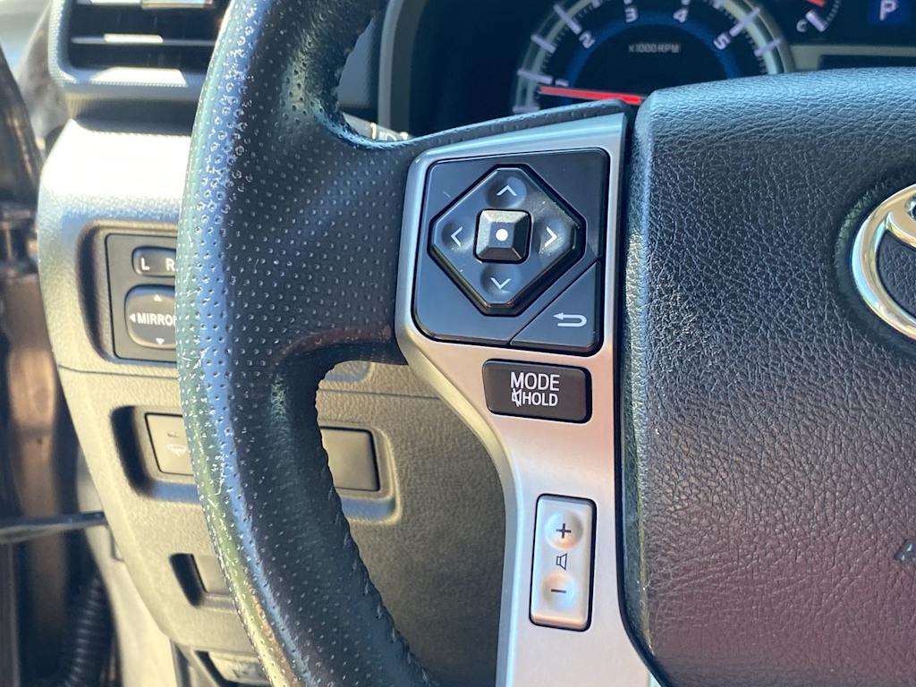 Thumbnail: 2016 Toyota 4Runner - 27