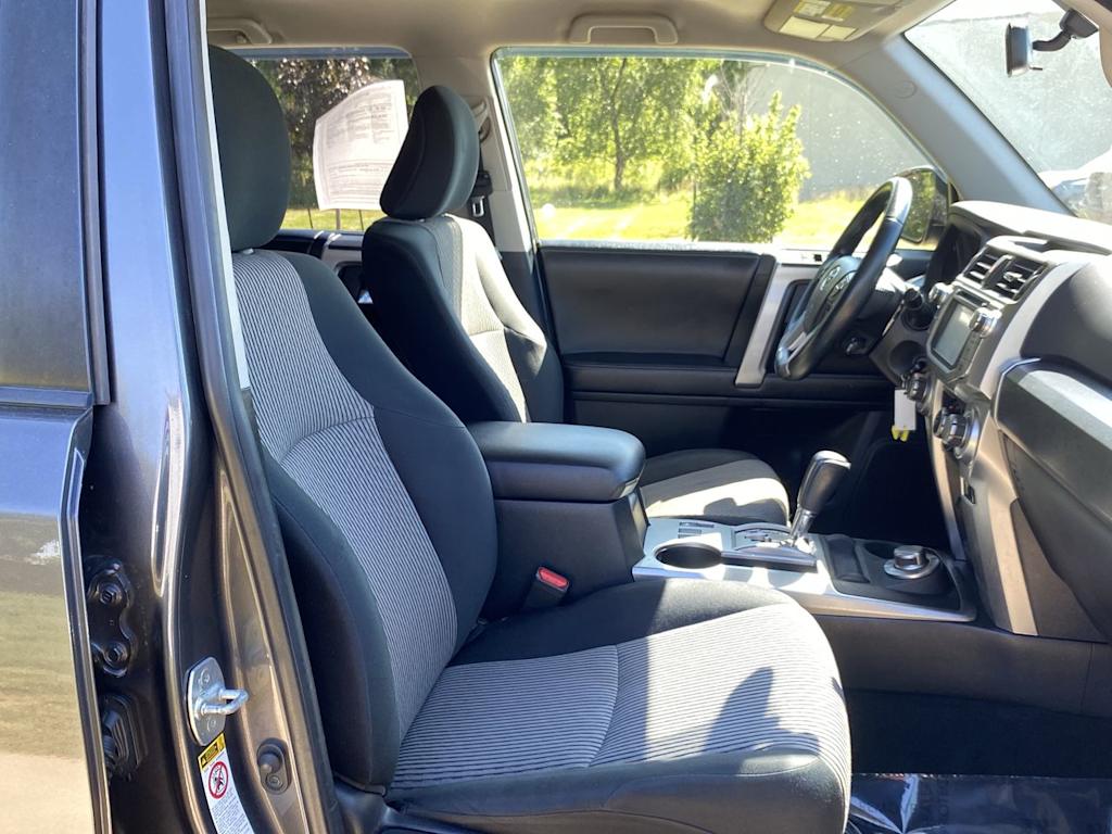 Thumbnail: 2016 Toyota 4Runner - 11