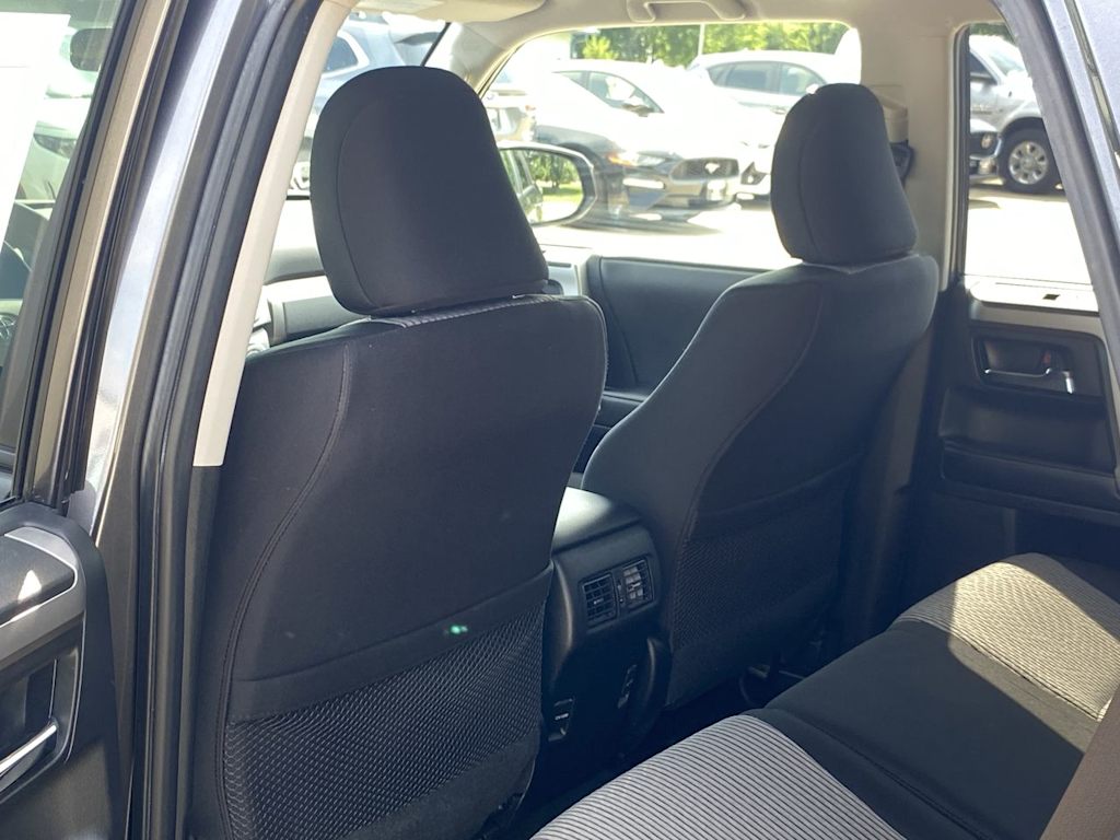 Thumbnail: 2019 Toyota 4Runner - 12