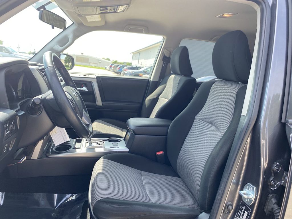 Thumbnail: 2019 Toyota 4Runner - 10