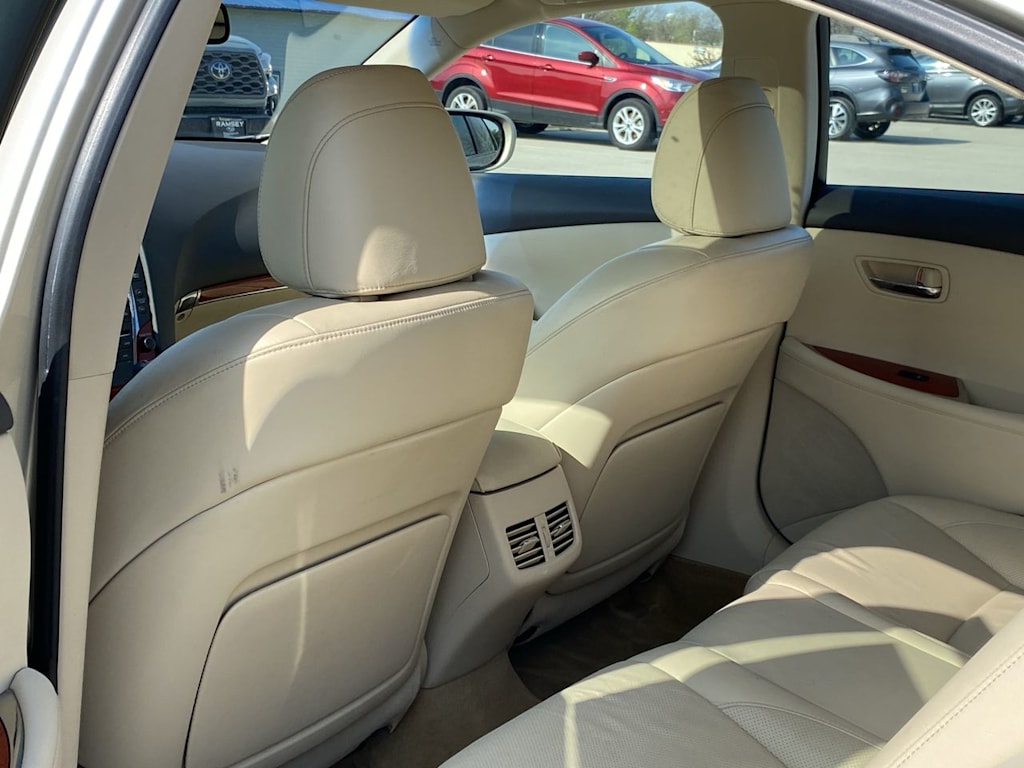 2010 Lexus ES 350 11