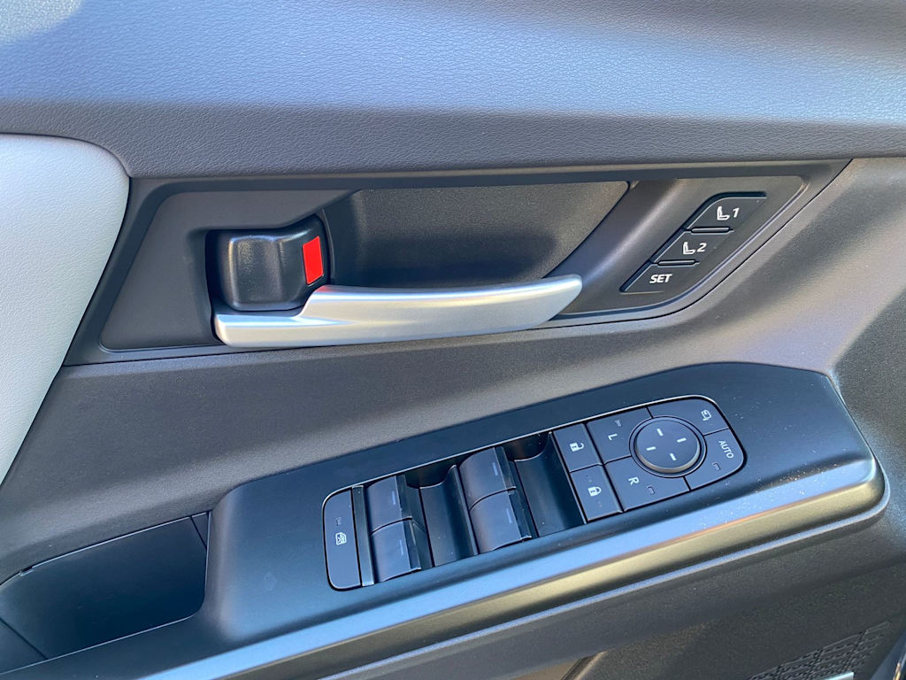 Thumbnail: 2026 Subaru Solterra - 23