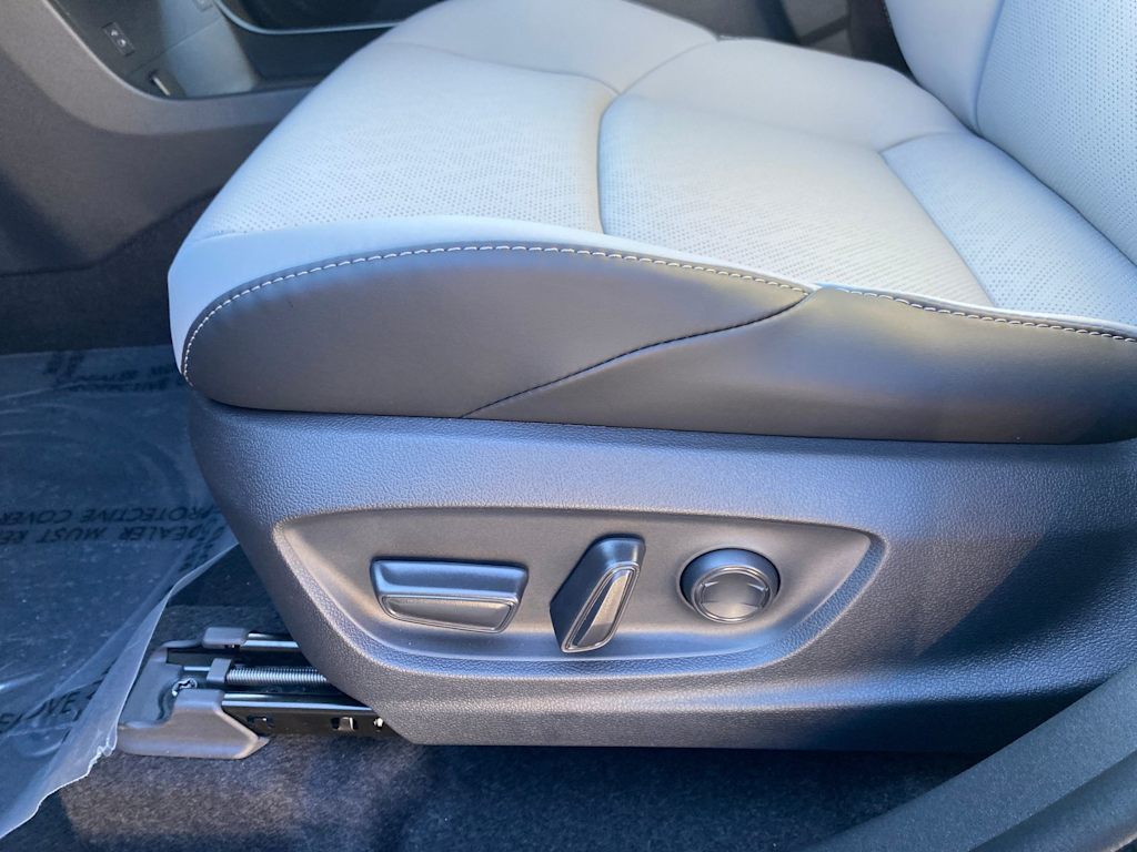 Thumbnail: 2026 Subaru Solterra - 24