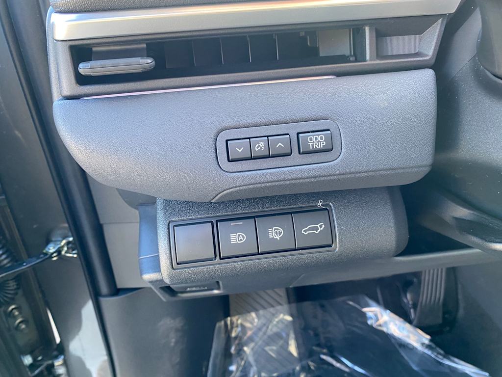 Thumbnail: 2026 Subaru Solterra - 21