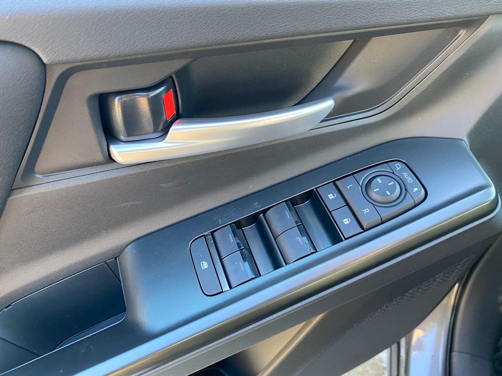 Thumbnail: 2026 Subaru Solterra - 22