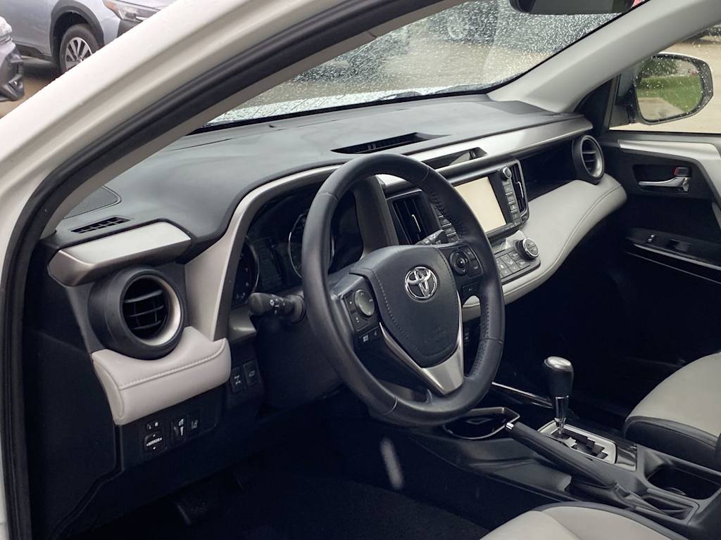 Thumbnail: 2016 Toyota RAV4 - 2