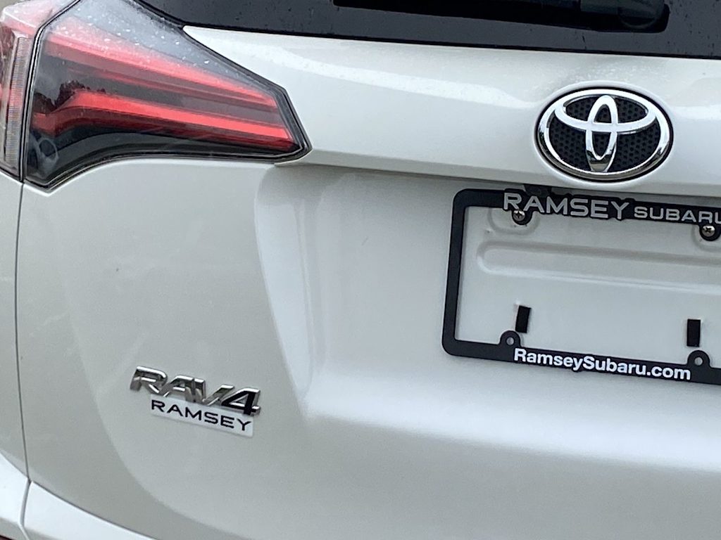 Thumbnail: 2016 Toyota RAV4 - 23