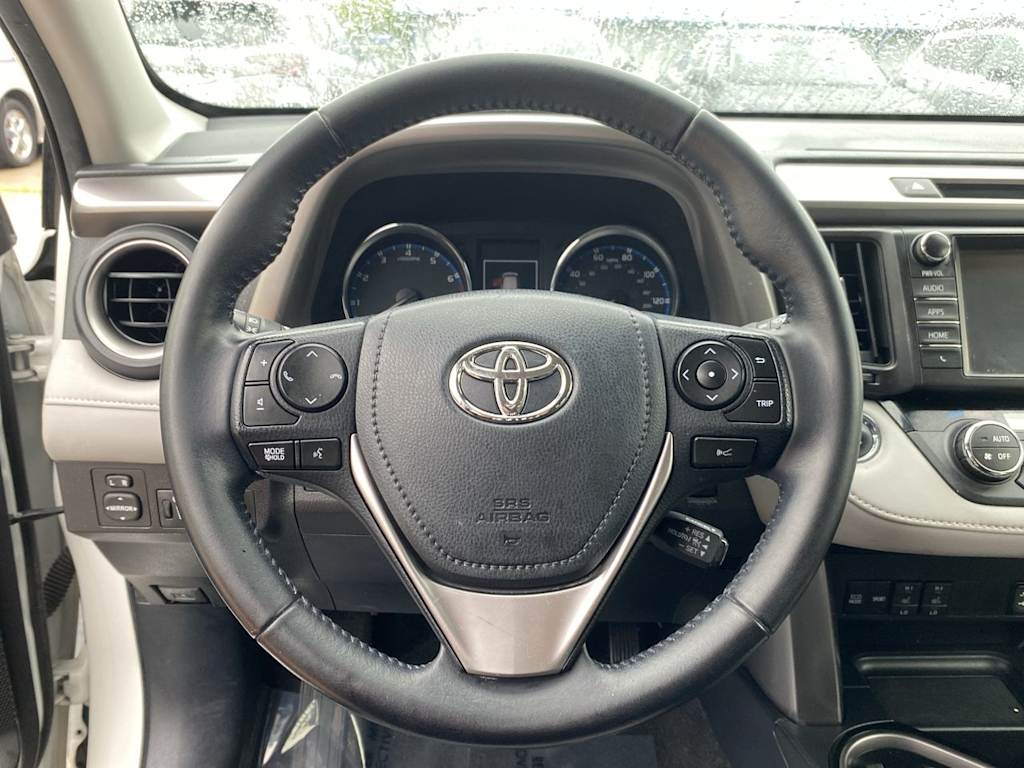 Thumbnail: 2016 Toyota RAV4 - 12