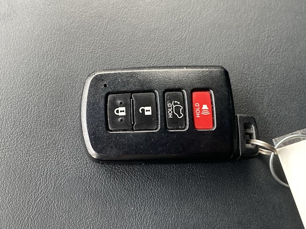 Thumbnail: 2016 Toyota RAV4 - 35