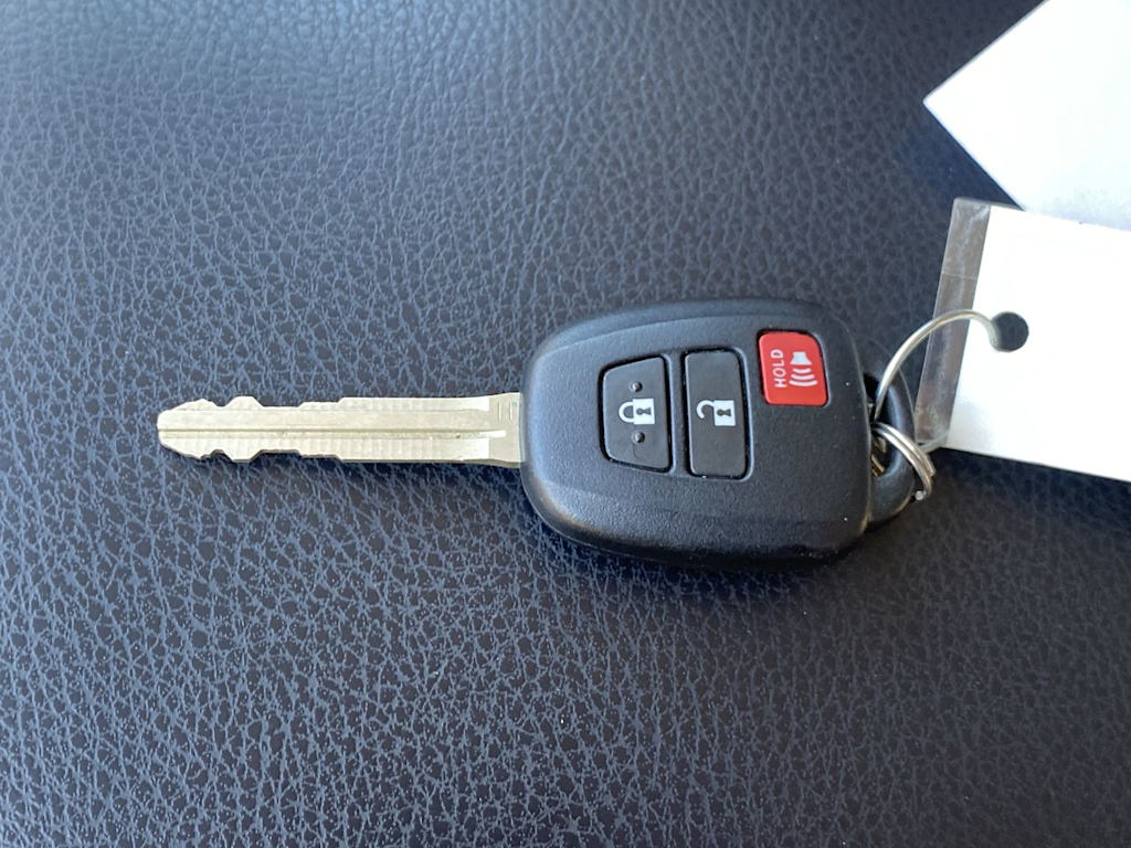 Thumbnail: 2013 Toyota RAV4 - 18