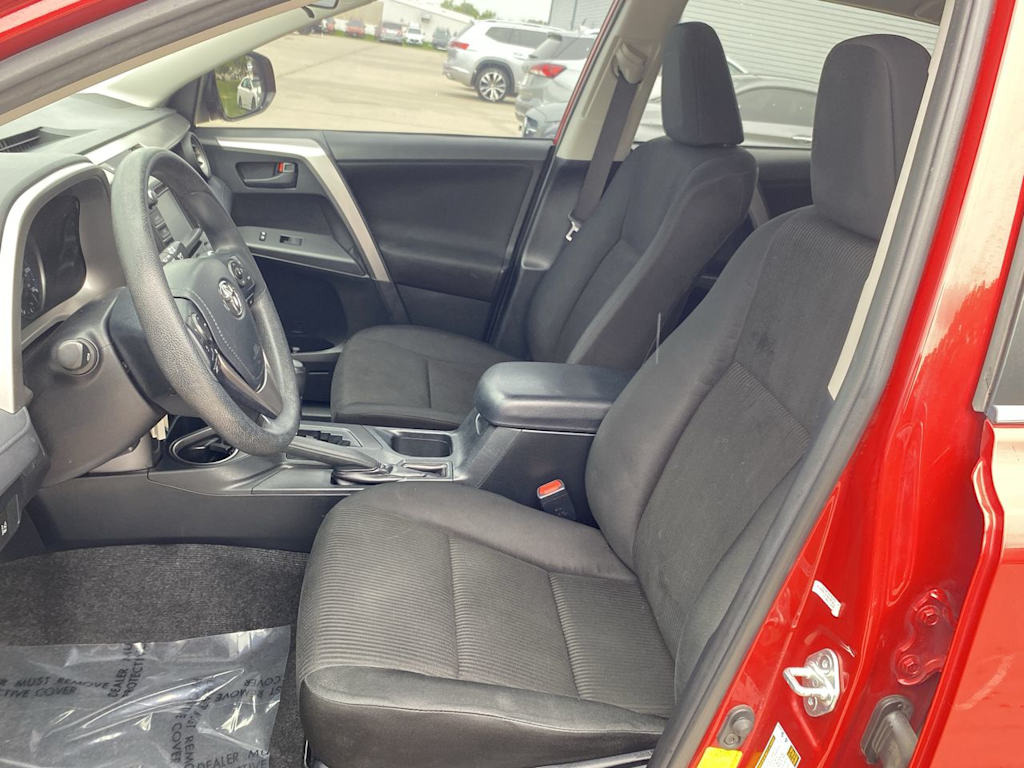 2017 Toyota RAV4 LE 10