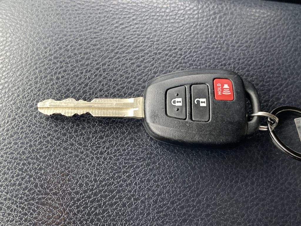 2017 Toyota RAV4 LE 18