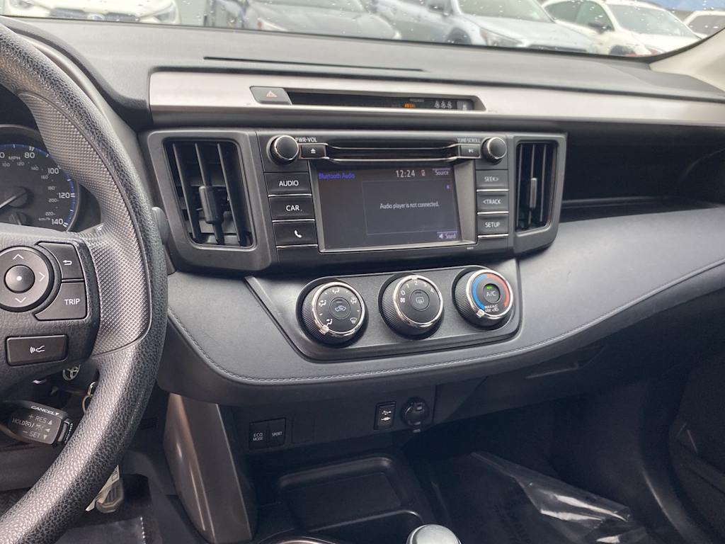 2017 Toyota RAV4 LE 14