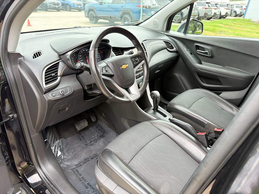 Thumbnail: 2019 Chevrolet Trax - 2