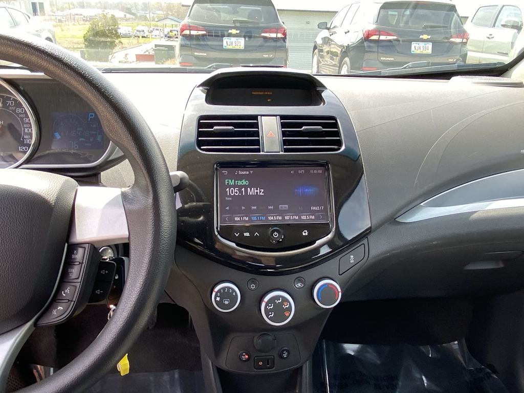 2015 Chevrolet Spark LT 28