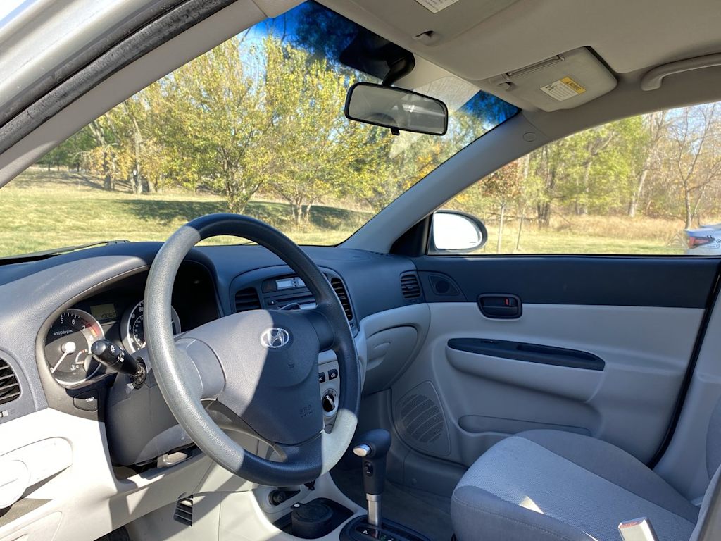 2007 Hyundai Accent GLS 2