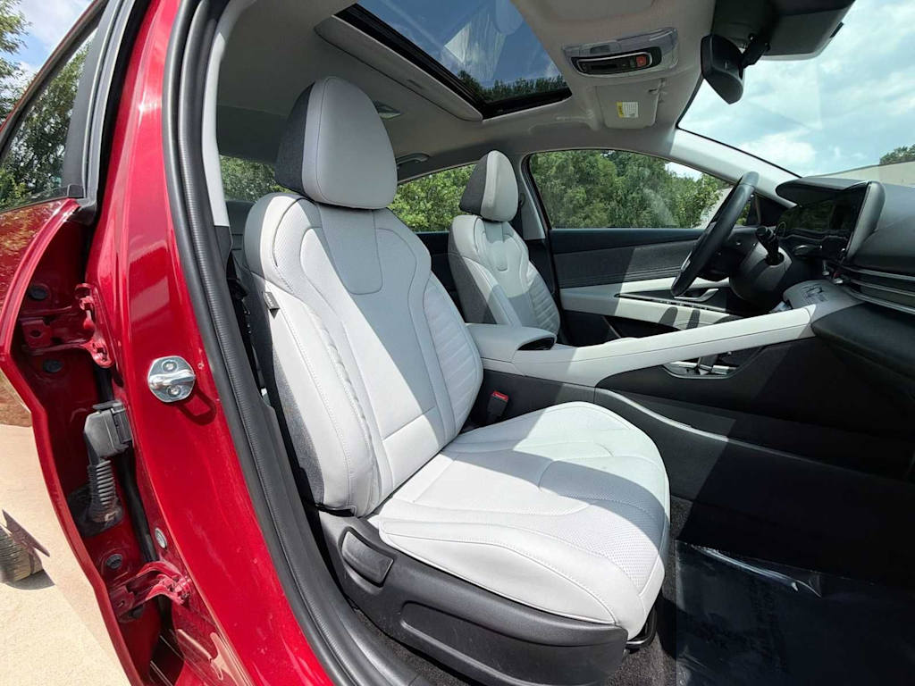 Thumbnail: 2024 Hyundai Elantra - 10