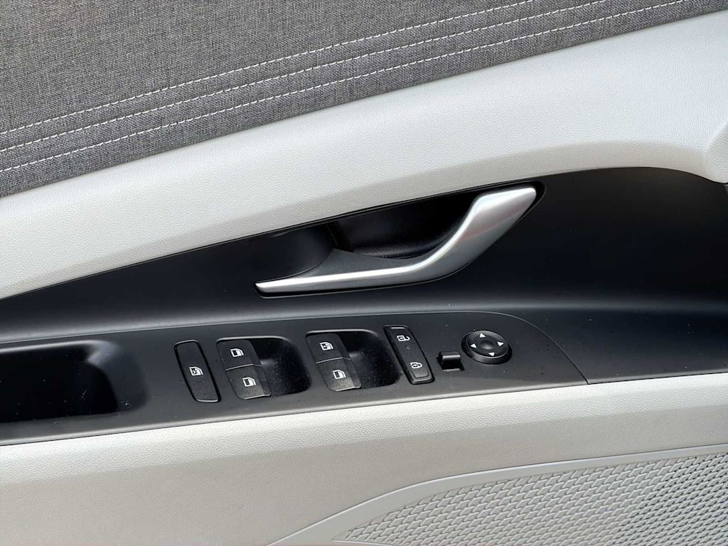 Thumbnail: 2024 Hyundai Elantra - 24