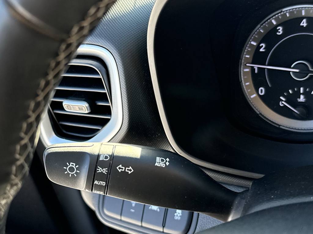 Thumbnail: 2022 Hyundai Venue - 16