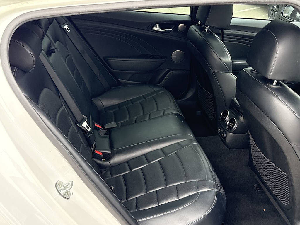 Thumbnail: 2022 Kia Stinger - 25