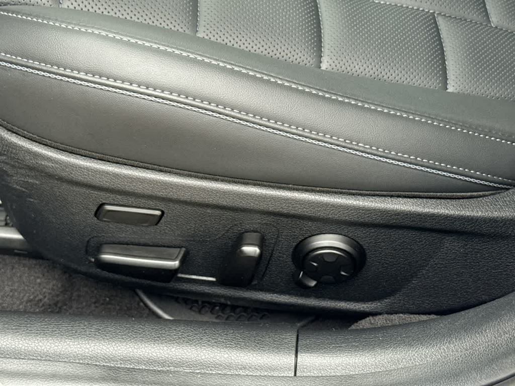 Thumbnail: 2022 Kia Stinger - 23