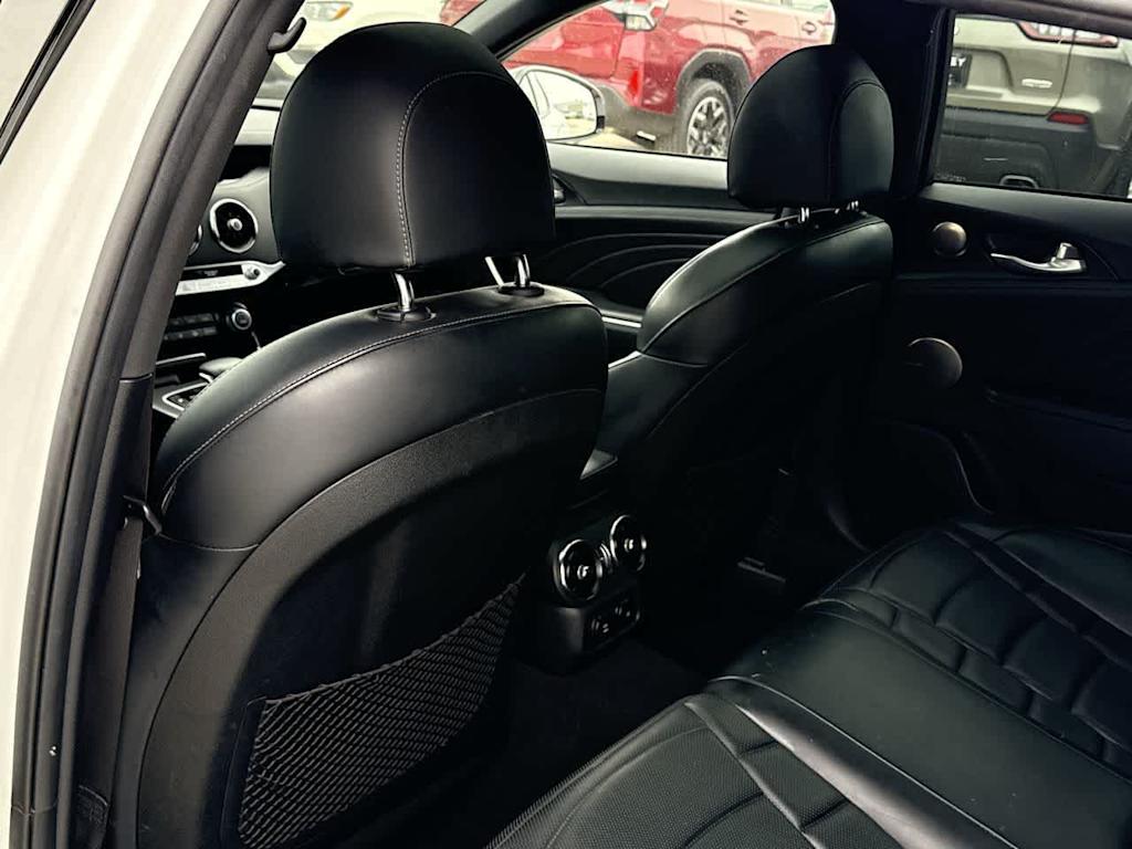 Thumbnail: 2022 Kia Stinger - 11