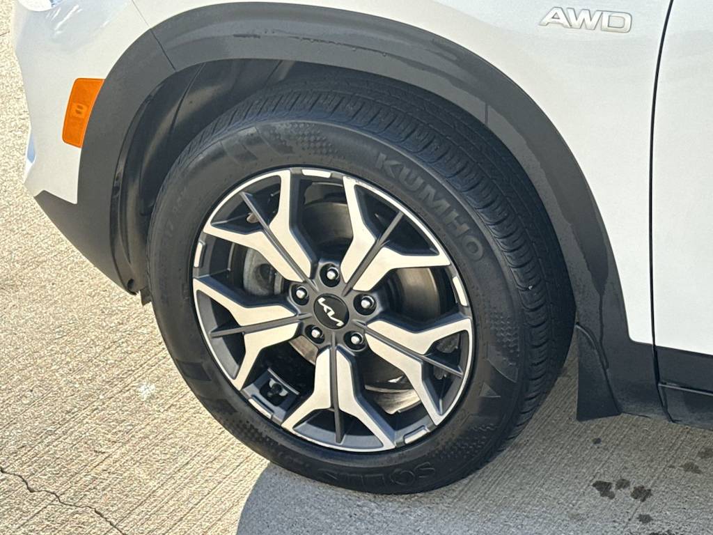 Thumbnail: 2023 Kia Seltos - 7