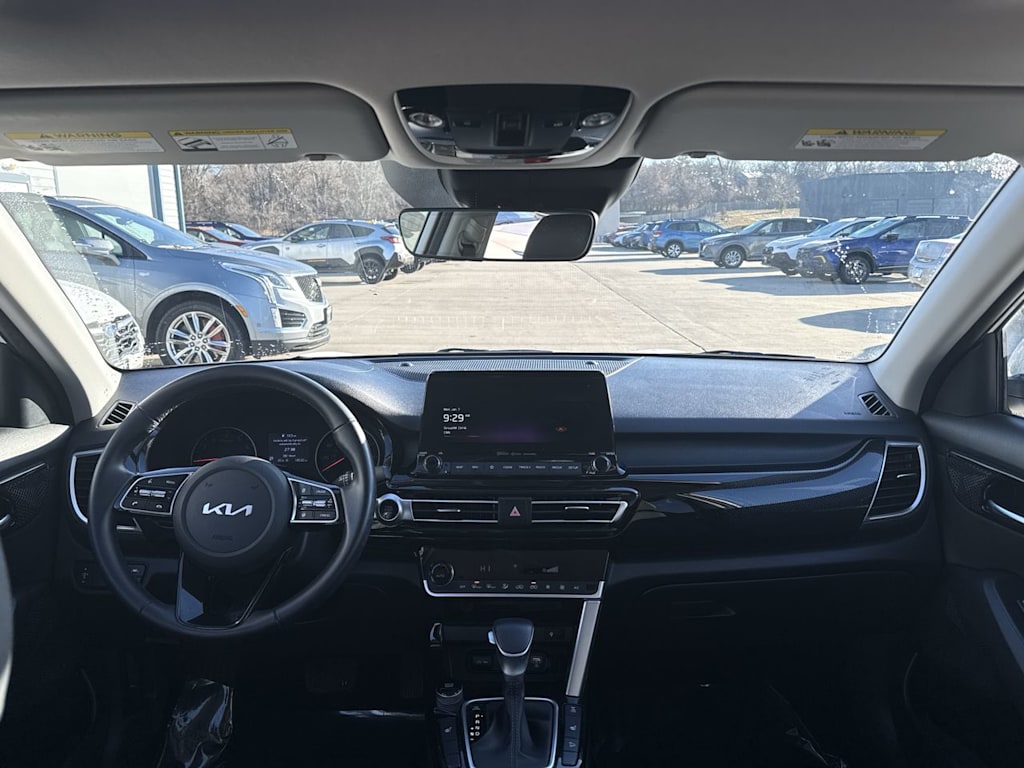 Thumbnail: 2023 Kia Seltos - 9