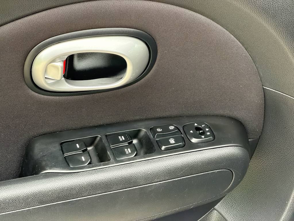 Thumbnail: 2015 Kia Soul - 23