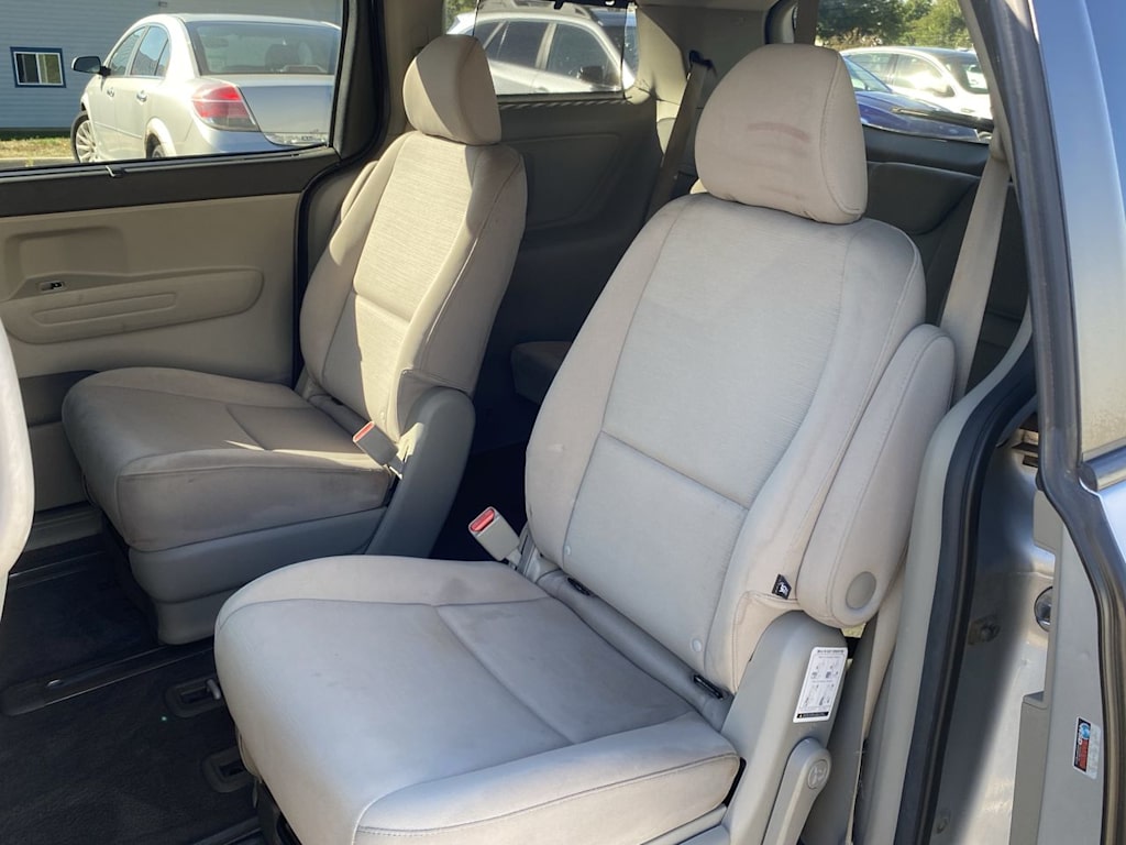 Thumbnail: 2015 Kia Sedona - 25