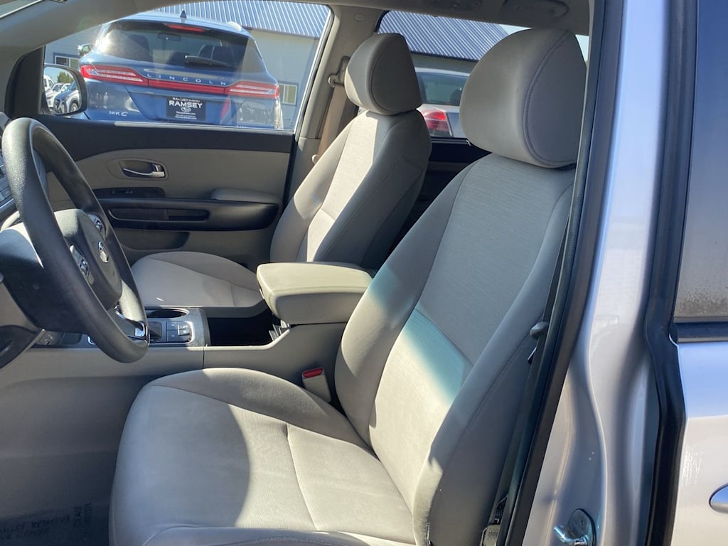 Thumbnail: 2015 Kia Sedona - 10