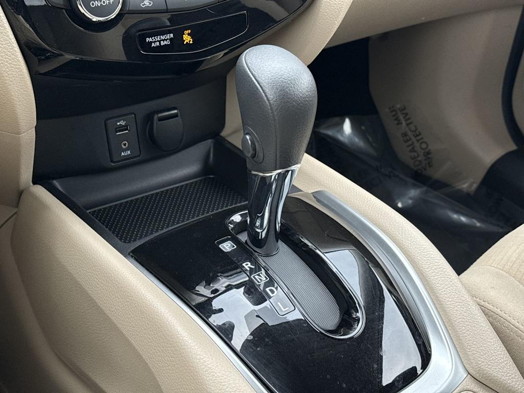 Thumbnail: 2016 Nissan Rogue - 32