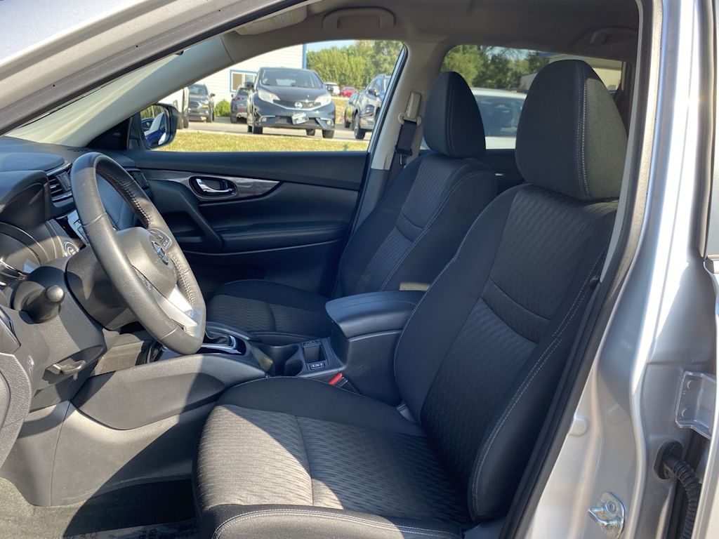 Thumbnail: 2020 Nissan Rogue - 9