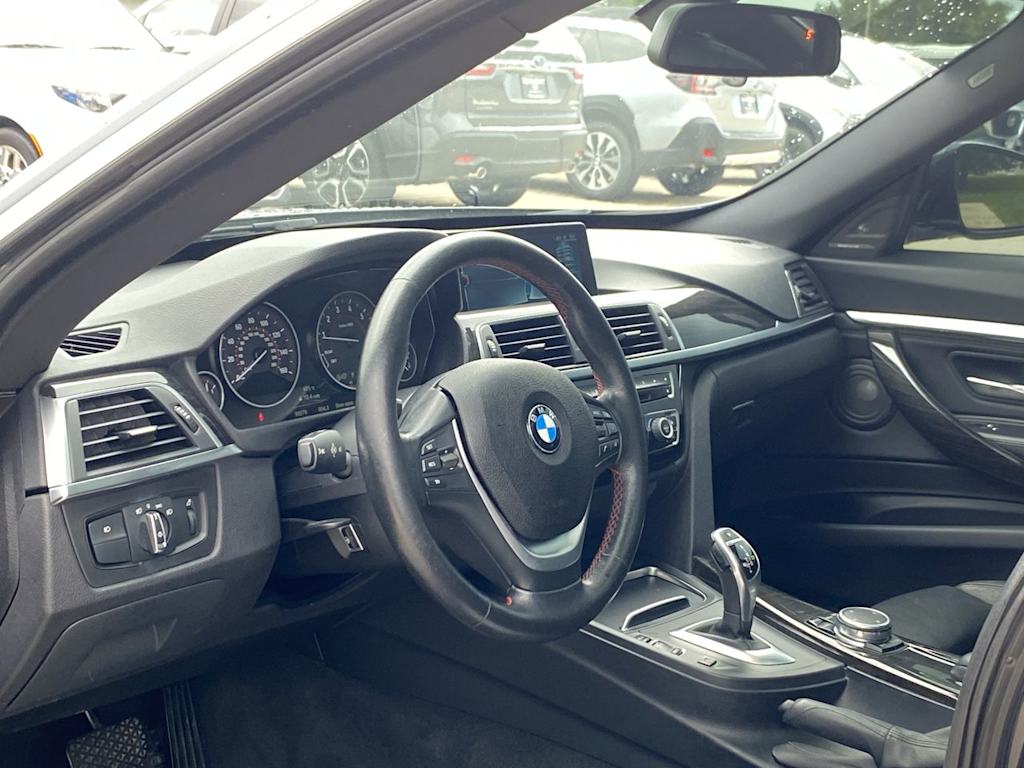 Thumbnail: 2017 BMW 3 Series - 2