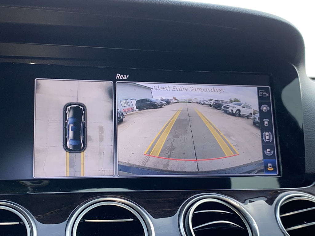 Thumbnail: 2019 Mercedes-Benz E-Class - 32