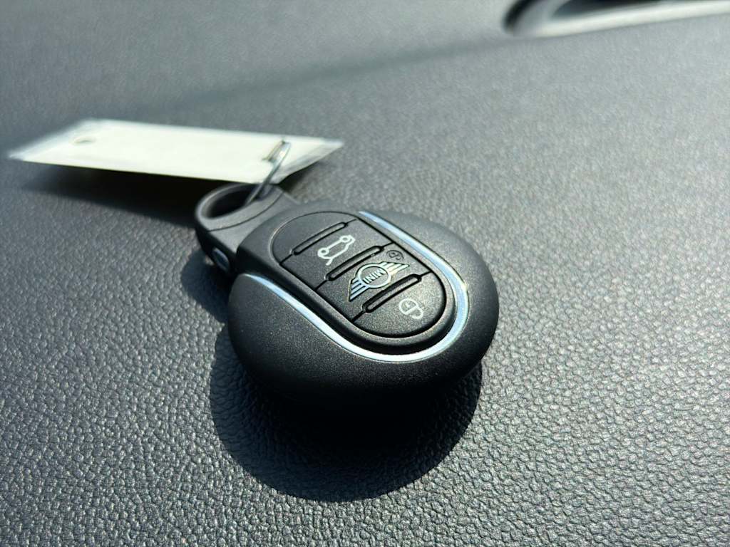 Thumbnail: 2016 MINI Cooper - 18