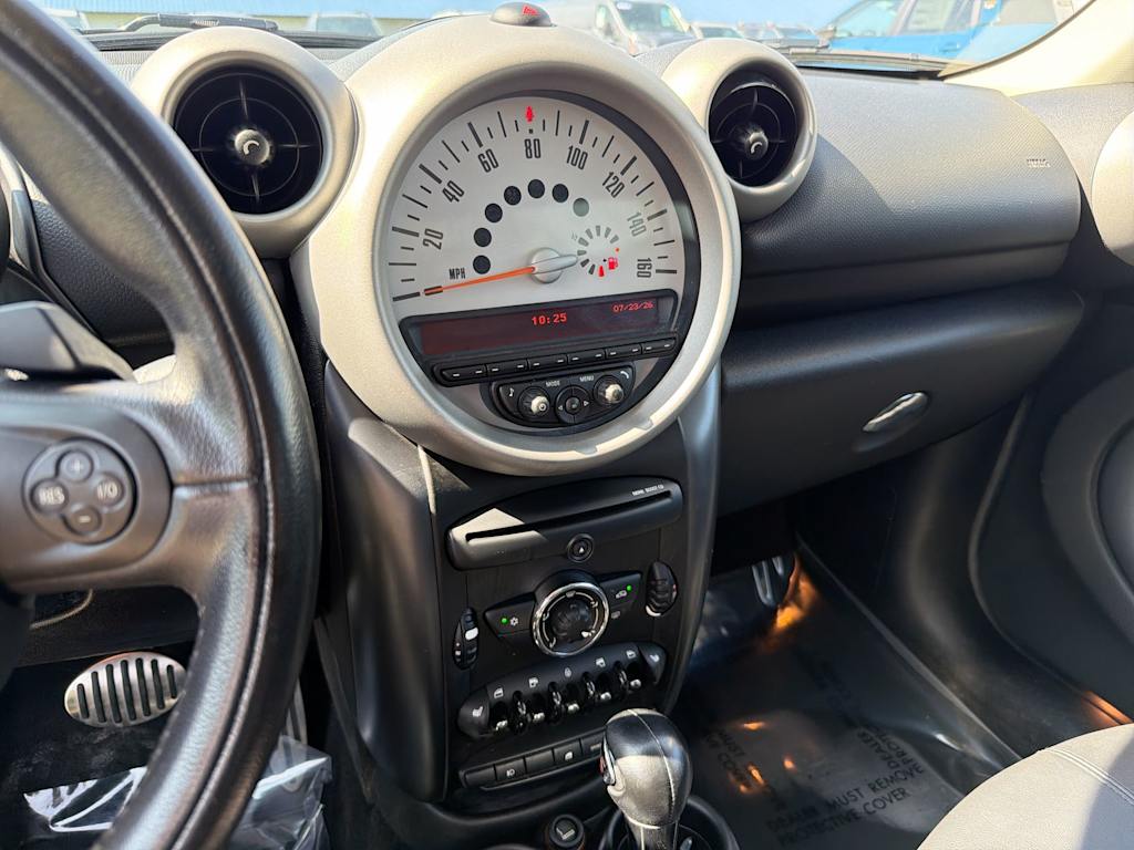 Thumbnail: 2012 MINI Cooper Countryman - 13