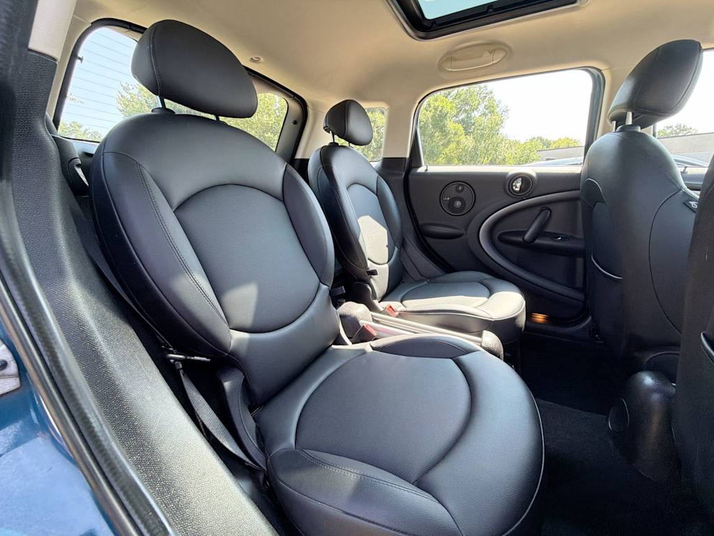 Thumbnail: 2012 MINI Cooper Countryman - 26