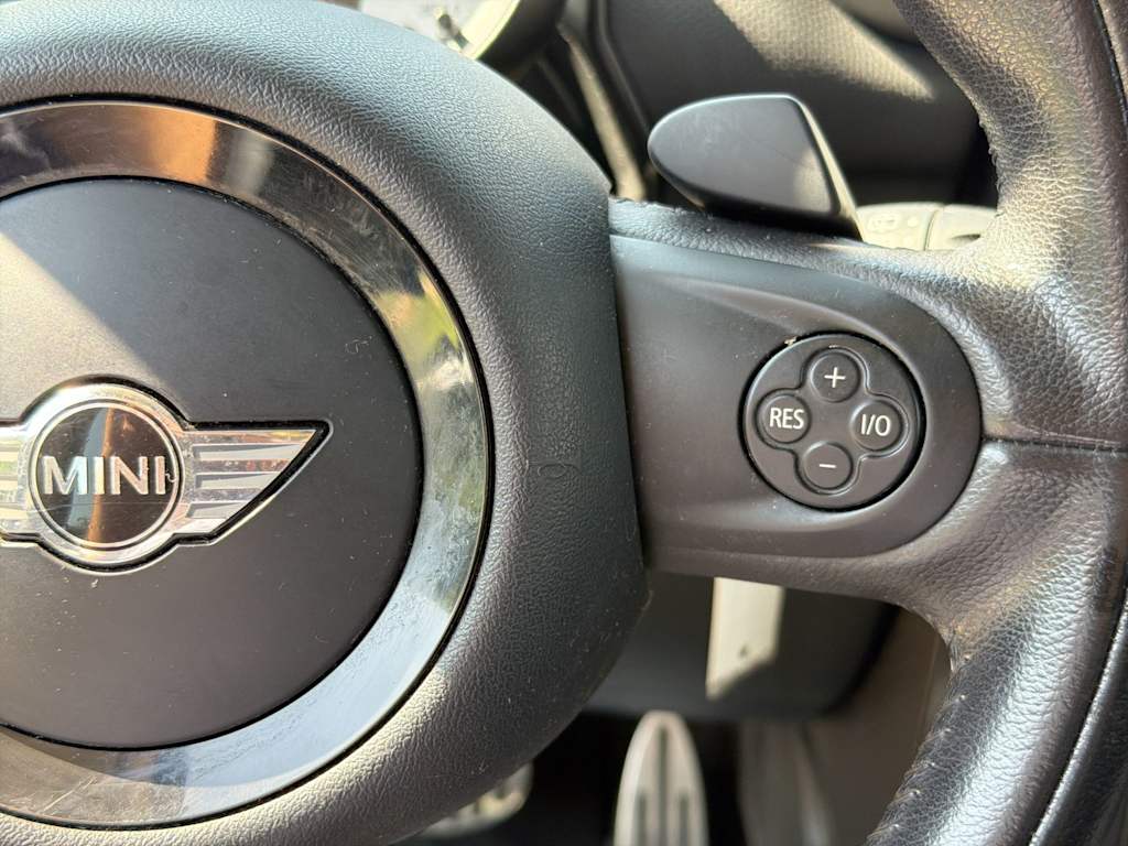 Thumbnail: 2012 MINI Cooper Countryman - 28
