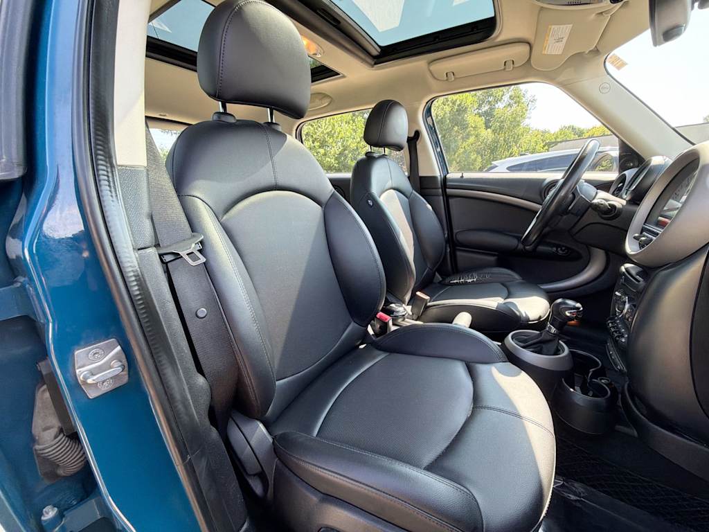 Thumbnail: 2012 MINI Cooper Countryman - 10