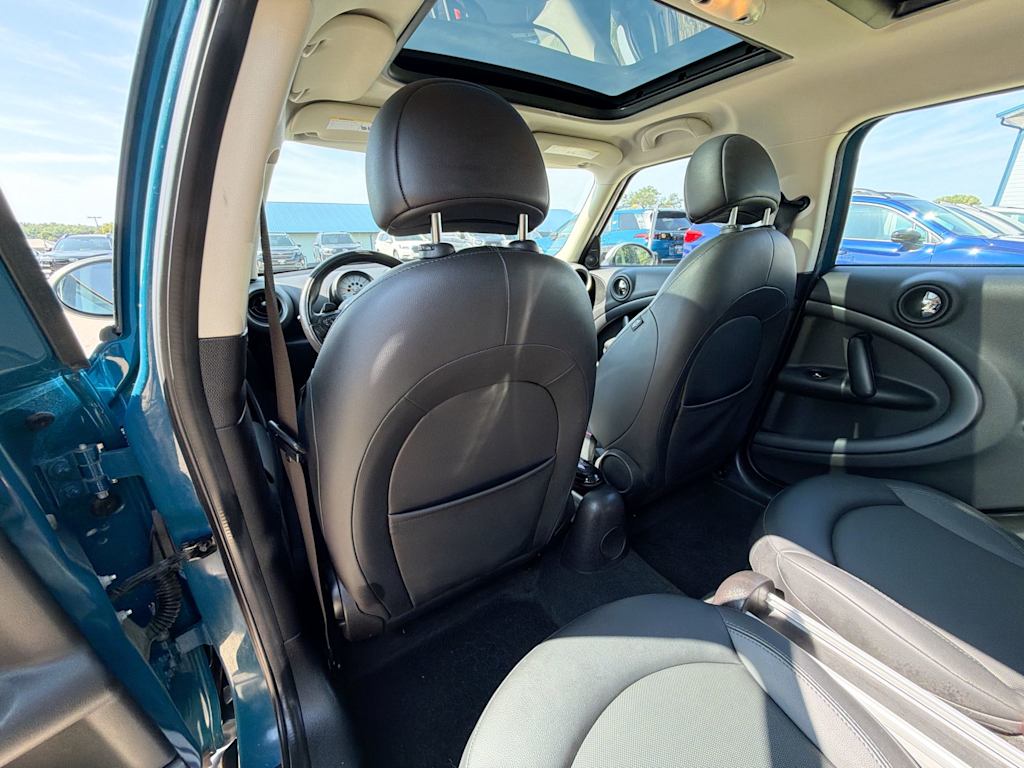 Thumbnail: 2012 MINI Cooper Countryman - 11