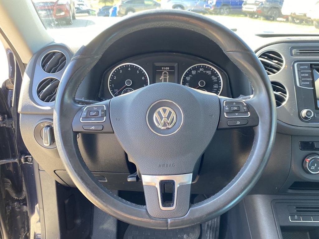 Thumbnail: 2016 Volkswagen Tiguan - 13